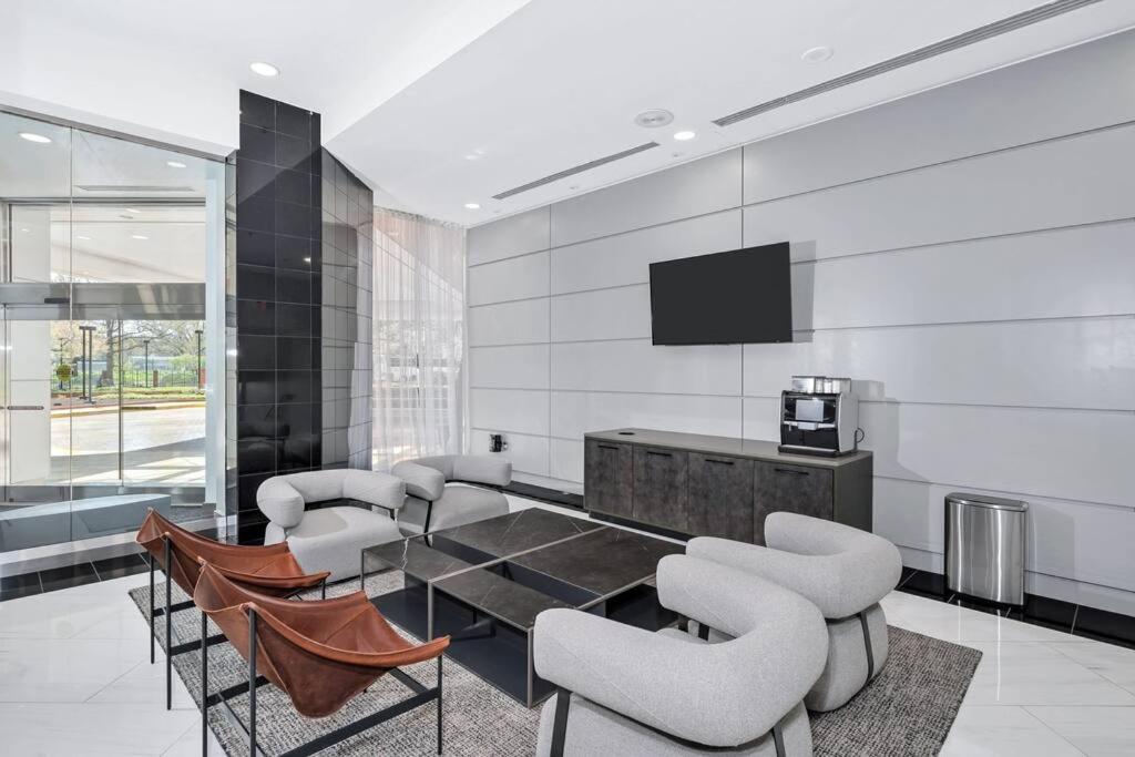 Incredible Apartment With Rooftop In Pentagon City Arlington Exterior photo